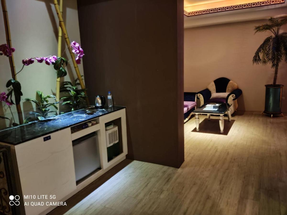 Blue Sky Motel Guishan Exterior foto