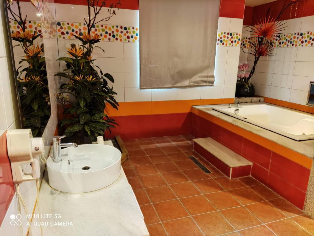Blue Sky Motel Guishan Exterior foto
