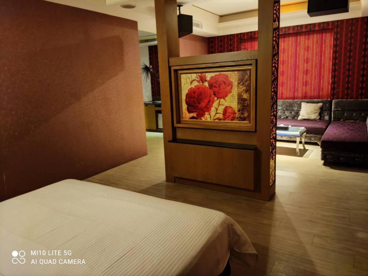 Blue Sky Motel Guishan Exterior foto
