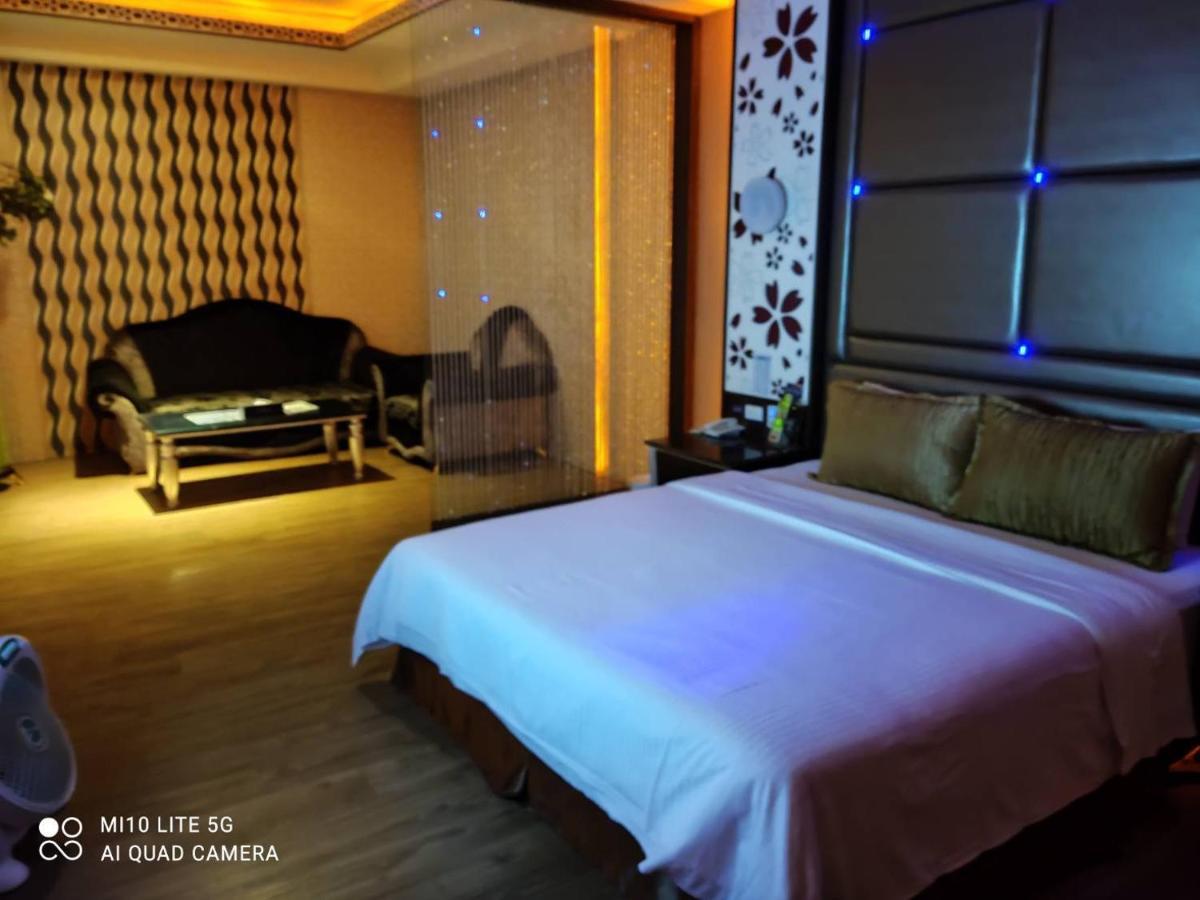 Blue Sky Motel Guishan Exterior foto