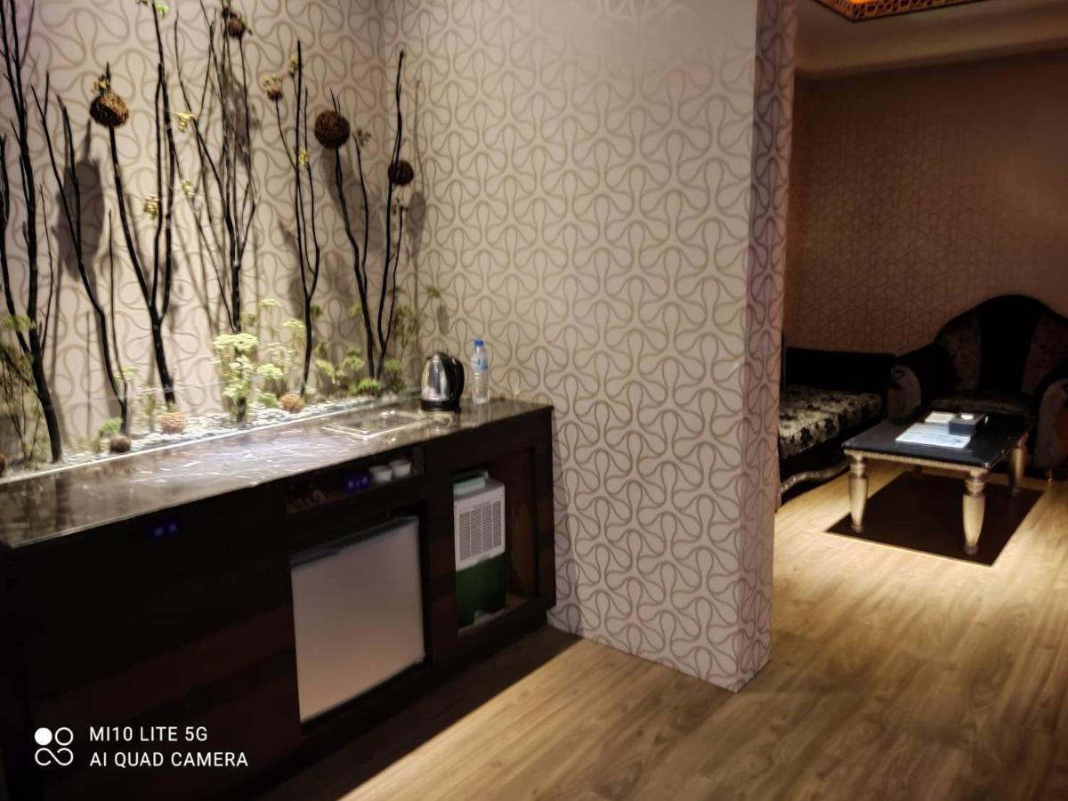 Blue Sky Motel Guishan Exterior foto