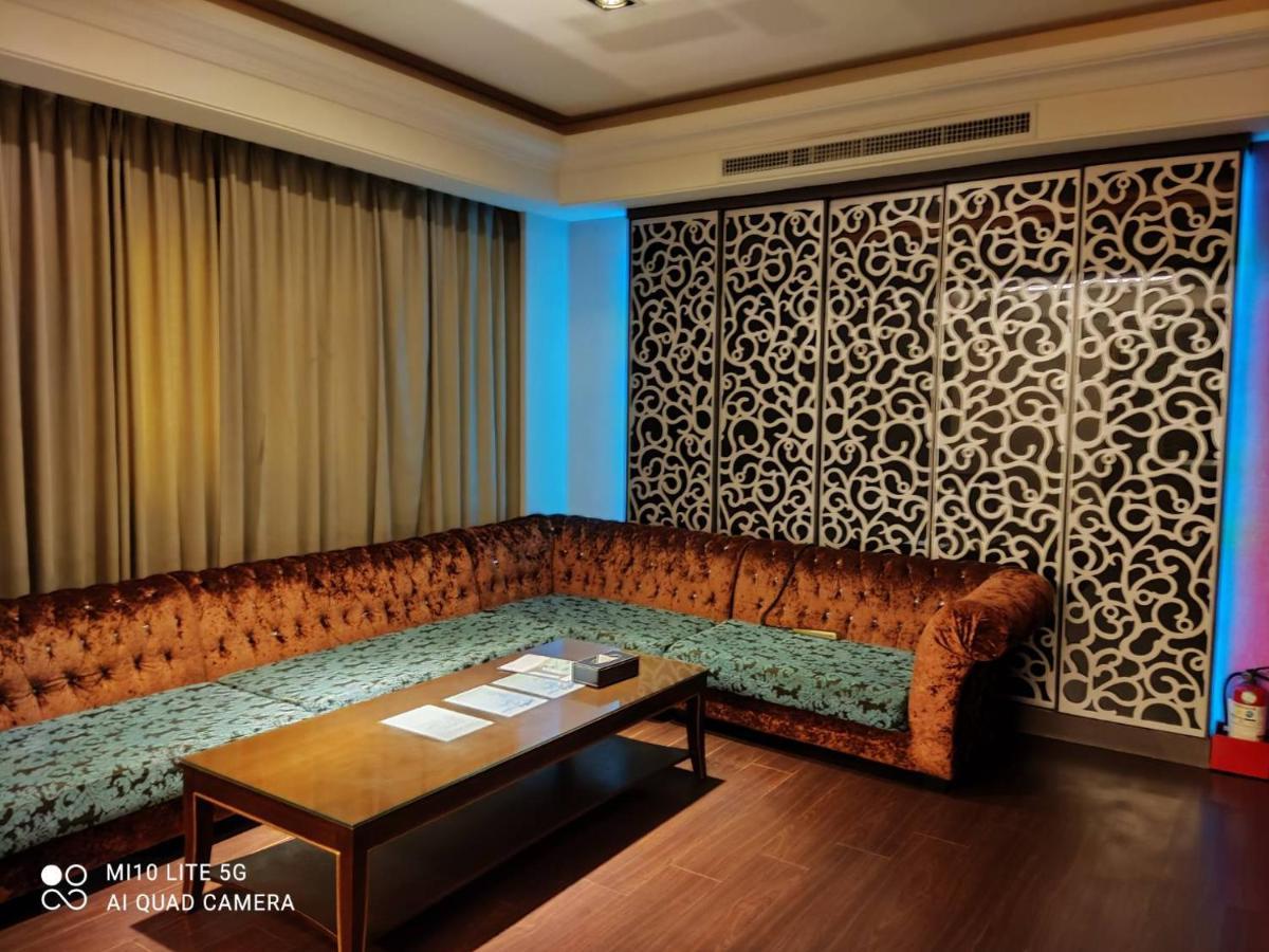 Blue Sky Motel Guishan Exterior foto